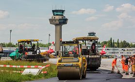 2014-09-25-asphaltierung-flughafen-salzburg