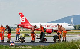 2014-09-25-asphaltierung-flughafen-salzburg